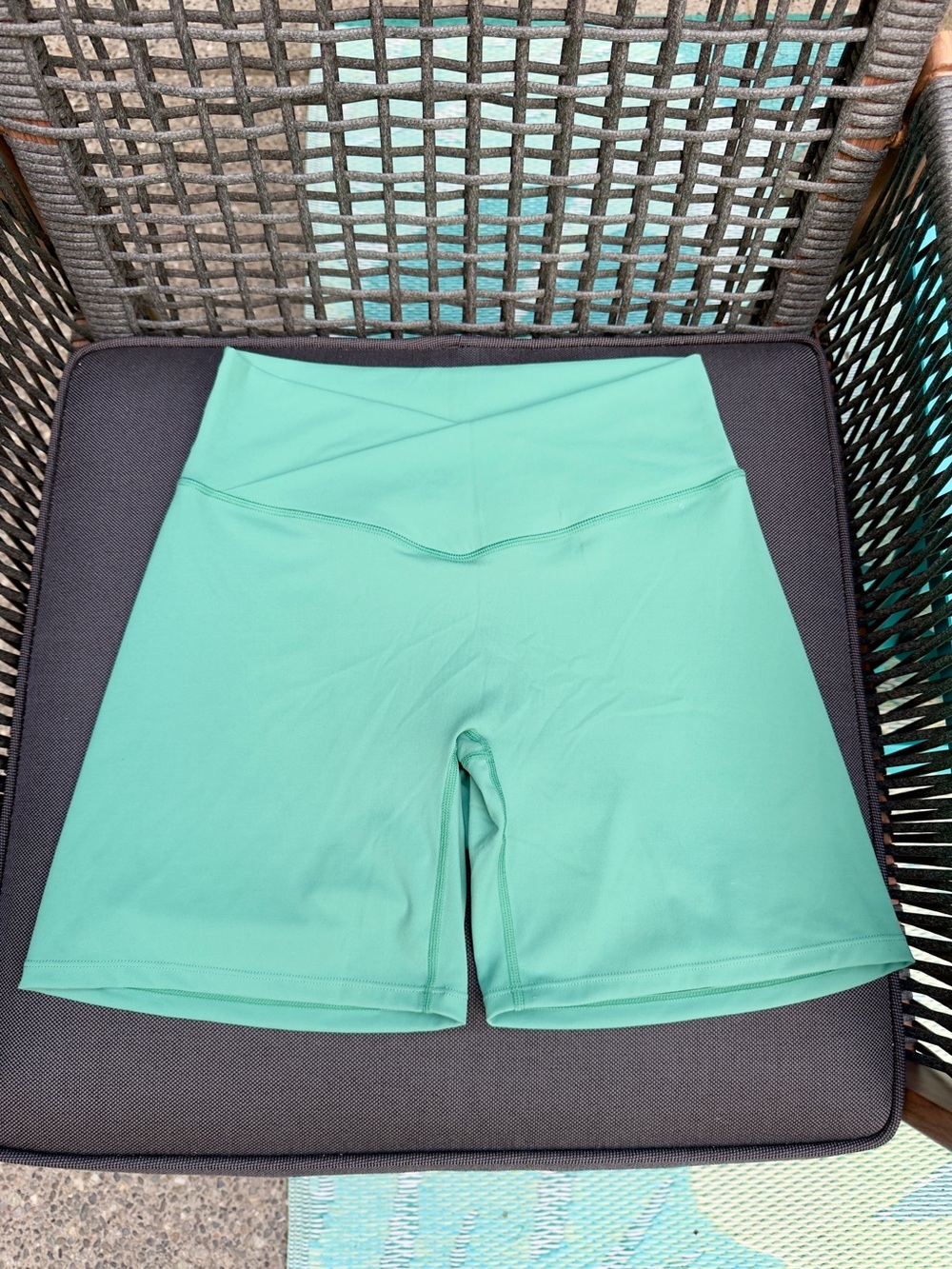 Trinity Cross Waist No Front Seam Biker Shorts in Bottle Green